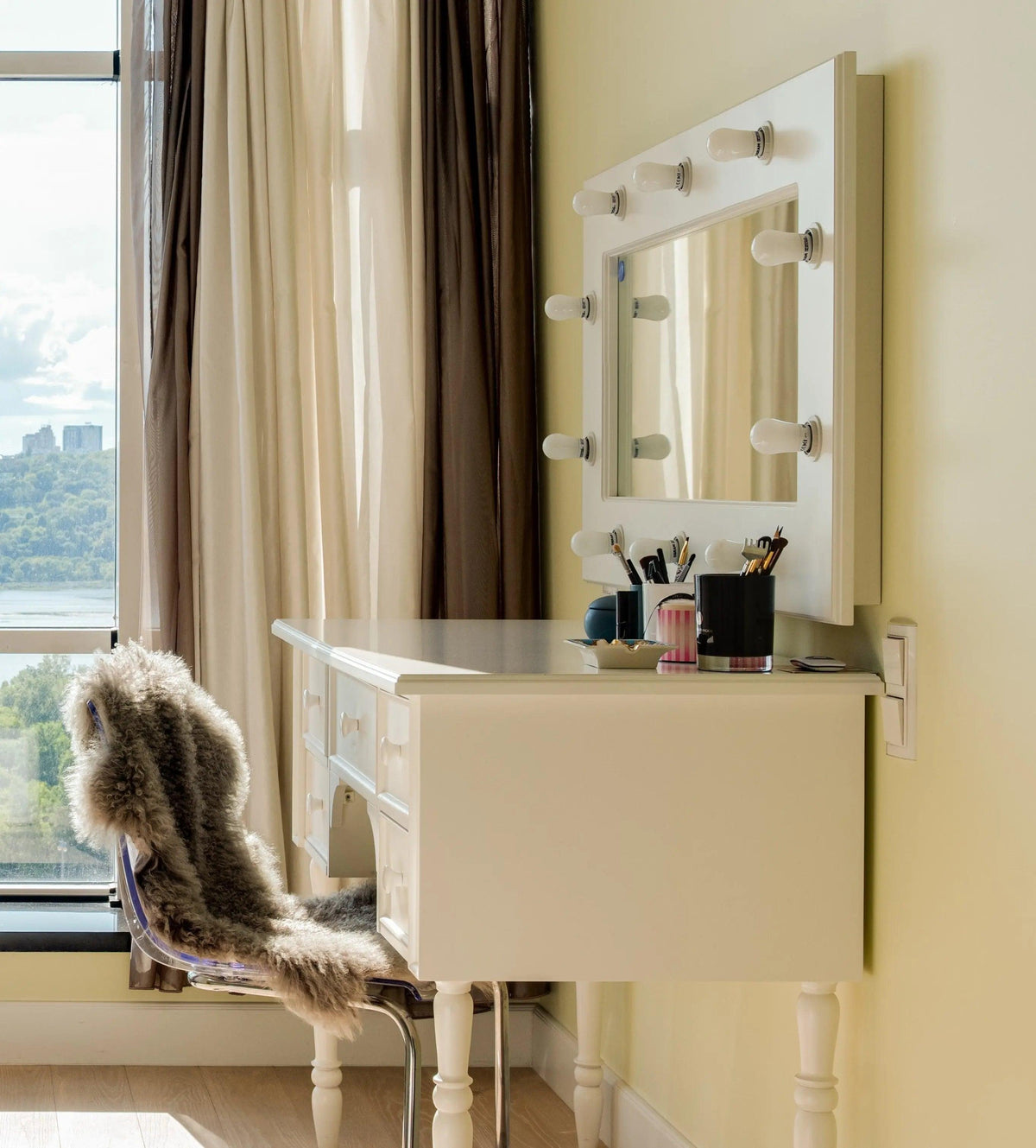 Elegance Your Bedroom with a Dressing Table Mirror in the UK - UK Beds Direct ltd