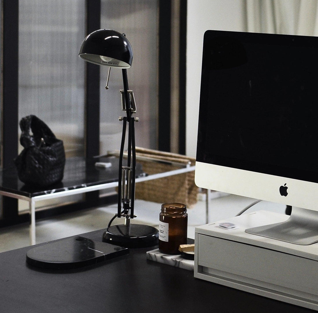Five Pointers for Choosing the Best black lamp - UK Beds Direct ltd