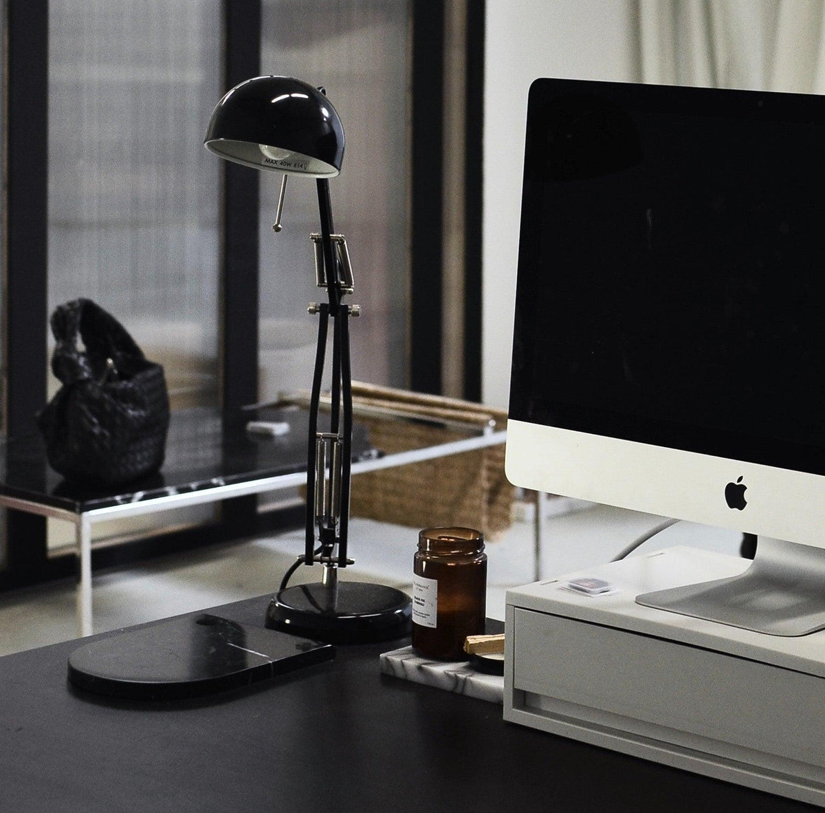 Five Pointers for Choosing the Best black lamp - UK Beds Direct ltd