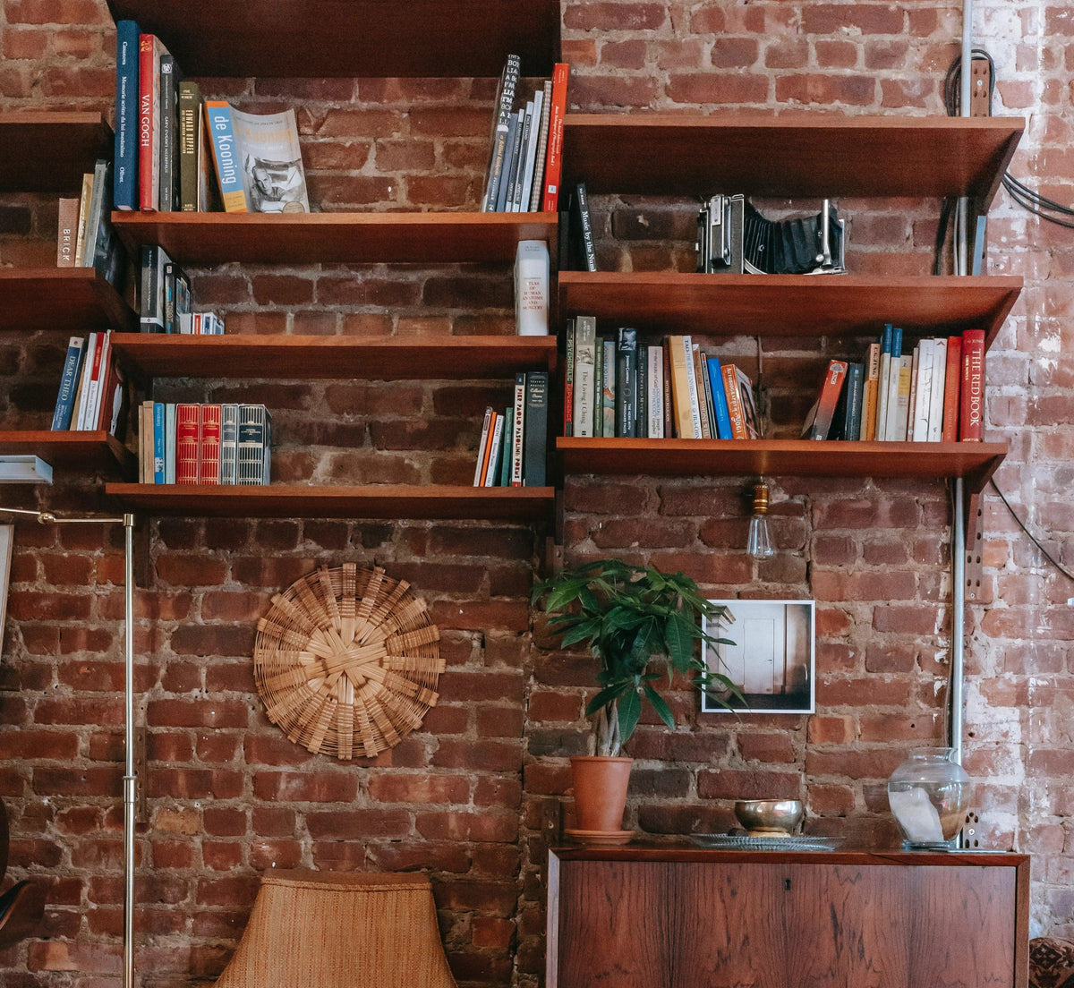 What is the significance of a floating bookshelf? - UK Beds Direct ltd